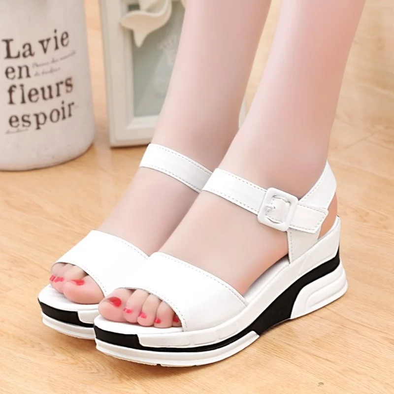 2021 summer new casual women sandals fashion refreshing comfortable soft soled women shoes high platform sandals
2021 summer new casual women sandals fashion refreshing comfortable soft soled women shoes high platform sandals