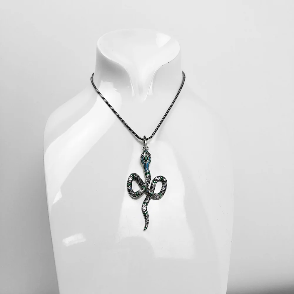 2021 Brand New Trendy Snake Pendant for Necklace High Quality Glam Women Jewelry Wanita Cantik Bijoux Eternity Friend Gift
2021 Brand New Trendy Snake Pendant for Necklace High Quality Glam Women Jewelry Wanita Cantik Bijoux Eternity Friend Gift