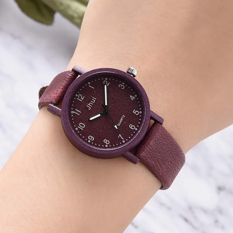 1 Pcs Women Clock Roman/Number Dial Quartz Wrist Watches Frosted PU Leather Band Casual Watches LXH
1 Pcs Women Clock Roman/Number Dial Quartz Wrist Watches Frosted PU Leather Band Casual Watches LXH