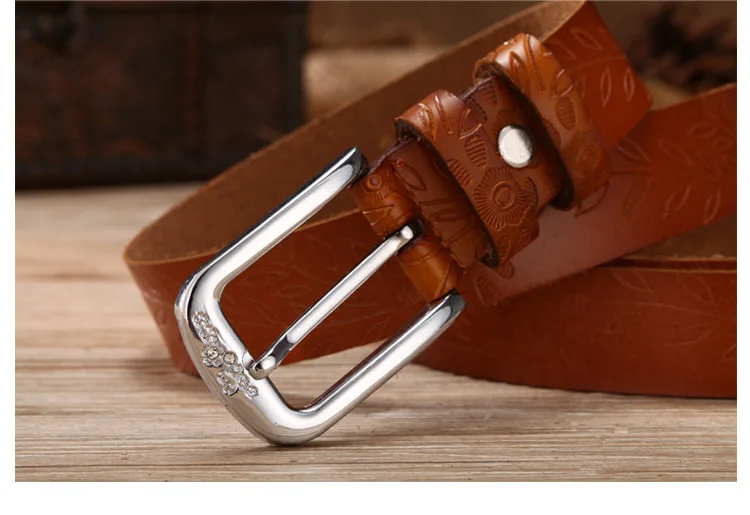 2018 100% cowhide leather belt woman 2.8cm embossed leaves insert diamond jeans wide belt Vintage women's belts Large size 130cm
2018 100% cowhide leather belt woman 2.8cm embossed leaves insert diamond jeans wide belt Vintage women's belts Large size 130cm