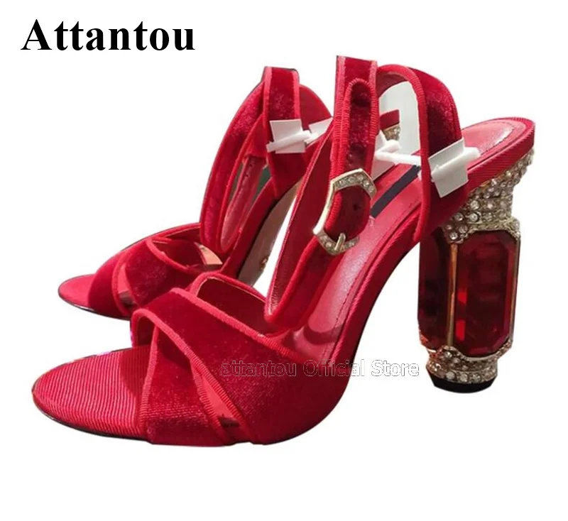 Block Heeled Luxury Diamond High Heel Wedding Shoes Woman Cross-belt Ankle Strappy Velvet Jewelled High Heel Gladiator Sandals
Block Heeled Luxury Diamond High Heel Wedding Shoes Woman Cross-belt Ankle Strappy Velvet Jewelled High Heel Gladiator Sandals
