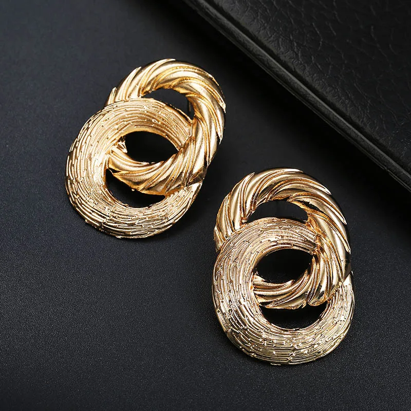 New exaggerated Big Stud Earrings for Women Circle Round Alloy Earrings Wedding Party Gift
New exaggerated Big Stud Earrings for Women Circle Round Alloy Earrings Wedding Party Gift