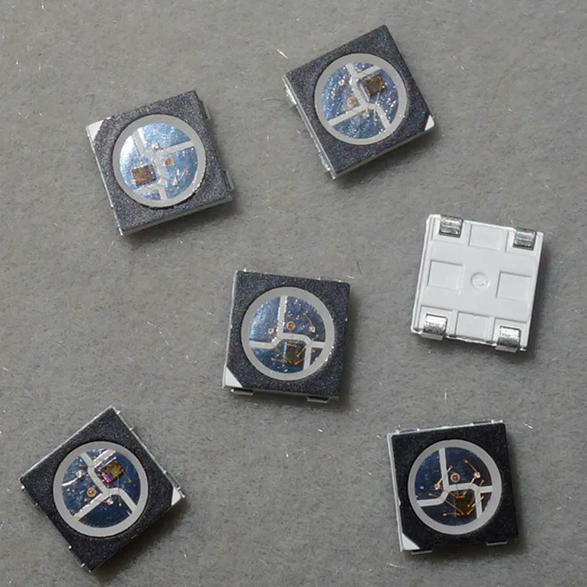 1000 светодиодов WS2812B с черной рамкой, 4 контакта, 5050 светодиодов SMD RGB со встроенной микросхемой WS2811;
1000 светодиодов WS2812B с черной рамкой, 4 контакта, 5050 светодиодов SMD RGB со встроенной микросхемой WS2811;