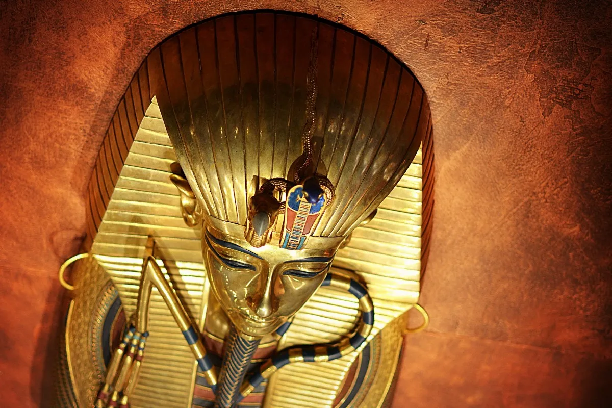 Тканевый постер с рисунком на заказ tutankhamun, маска Фараона из древнего Египта PDM861, настенное искусство, декор комнаты, украшение для дома (дос...
Тканевый постер с рисунком на заказ tutankhamun, маска Фараона из древнего Египта PDM861, настенное искусство, декор комнаты, украшение для дома (дос...