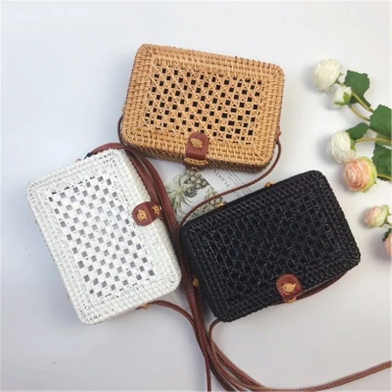 New Fashion Small Square Bag Handmade Woven Hollow Rattan Bag Women Vintage Travel Crossbody Bag Bali Boho Beach Shoulder Bag
New Fashion Small Square Bag Handmade Woven Hollow Rattan Bag Women Vintage Travel Crossbody Bag Bali Boho Beach Shoulder Bag