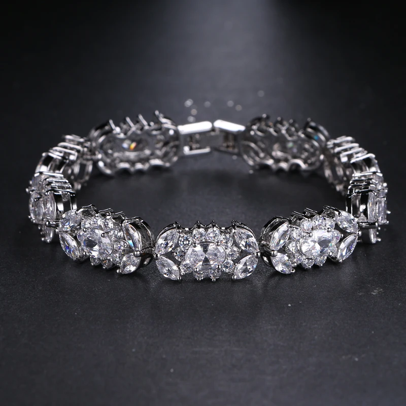Elegant Pure Clear Rhinestone CZ Women Bracelets Bangles Pulseiras Feminina For Anniversary Gifts Brilliant Charm Bracelet B-007
Elegant Pure Clear Rhinestone CZ Women Bracelets Bangles Pulseiras Feminina For Anniversary Gifts Brilliant Charm Bracelet B-007