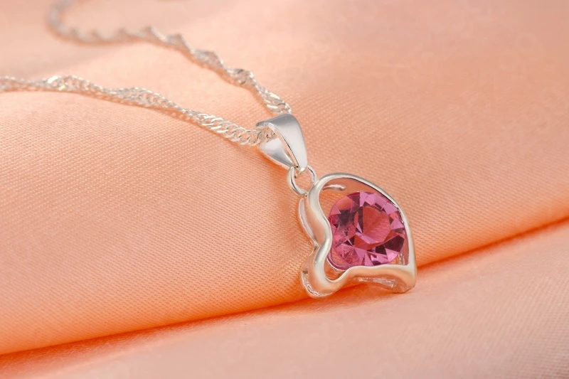 Natural Silver Color Jewelry Cubic Zirconia Crystal Jewelry Sets For Women Earrings/Pendant/Necklace Love Heart Sets
Natural Silver Color Jewelry Cubic Zirconia Crystal Jewelry Sets For Women Earrings/Pendant/Necklace Love Heart Sets
