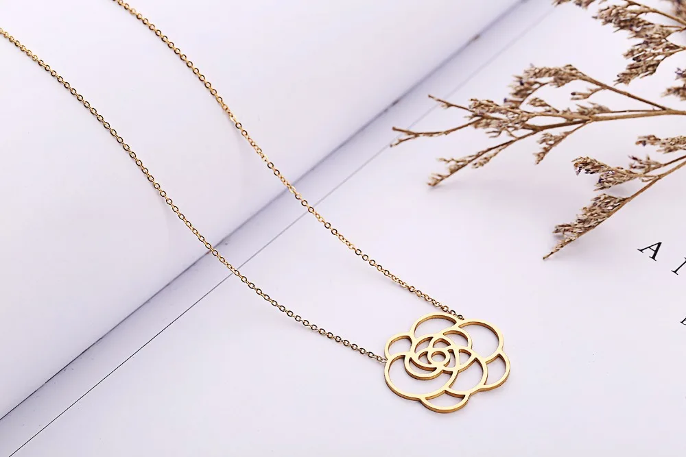 2018 Fashion Jewelry Dancing Rose Flower Necklaces Bijoux Femme Stainless Steel Rose Gold Chain For Women Birthday Gift
2018 Fashion Jewelry Dancing Rose Flower Necklaces Bijoux Femme Stainless Steel Rose Gold Chain For Women Birthday Gift
