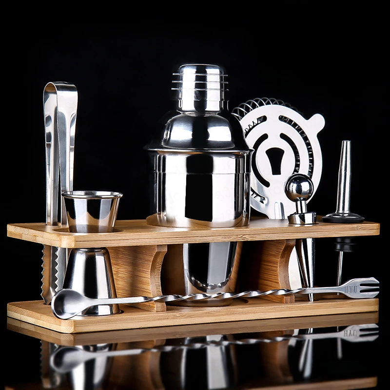 American stainless steel cocktail shaker Set of snow cups Bar shake cup Milk teapot Cocktail pot Bar Sets 550ml/700ml
American stainless steel cocktail shaker Set of snow cups Bar shake cup Milk teapot Cocktail pot Bar Sets 550ml/700ml
