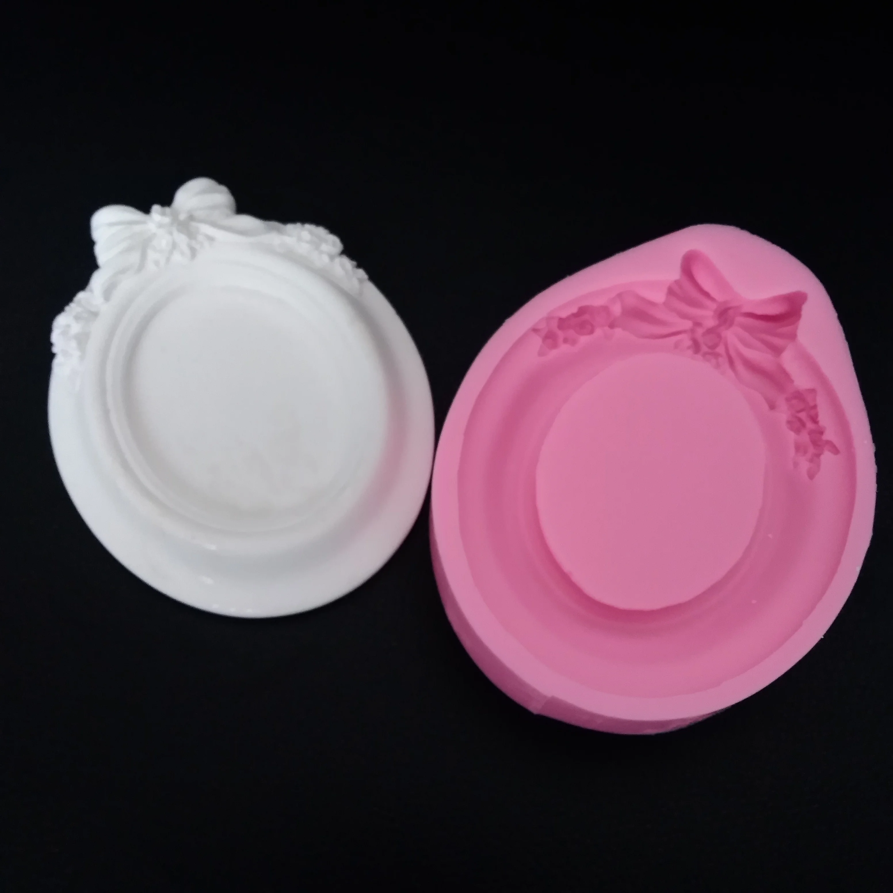 3D photo frame DIY gypsum aromatherapy pendant silicone clay mold Handmade plaster ornament decorating molds
3D photo frame DIY gypsum aromatherapy pendant silicone clay mold Handmade plaster ornament decorating molds