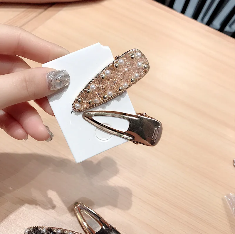 Korea Super Shiny Hair Accessories Crystal Pearl Alloy BB Clip Side Hair Clips For Girls Hair Bows Hairpins Barrette Hairgrips
Korea Super Shiny Hair Accessories Crystal Pearl Alloy BB Clip Side Hair Clips For Girls Hair Bows Hairpins Barrette Hairgrips