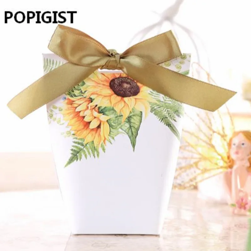 50pcs Sunflower Wedding Favors White Candy Boxes with bowknot Bomboniere paper Gift Box gift bag Party Chocolate Box
50pcs Sunflower Wedding Favors White Candy Boxes with bowknot Bomboniere paper Gift Box gift bag Party Chocolate Box