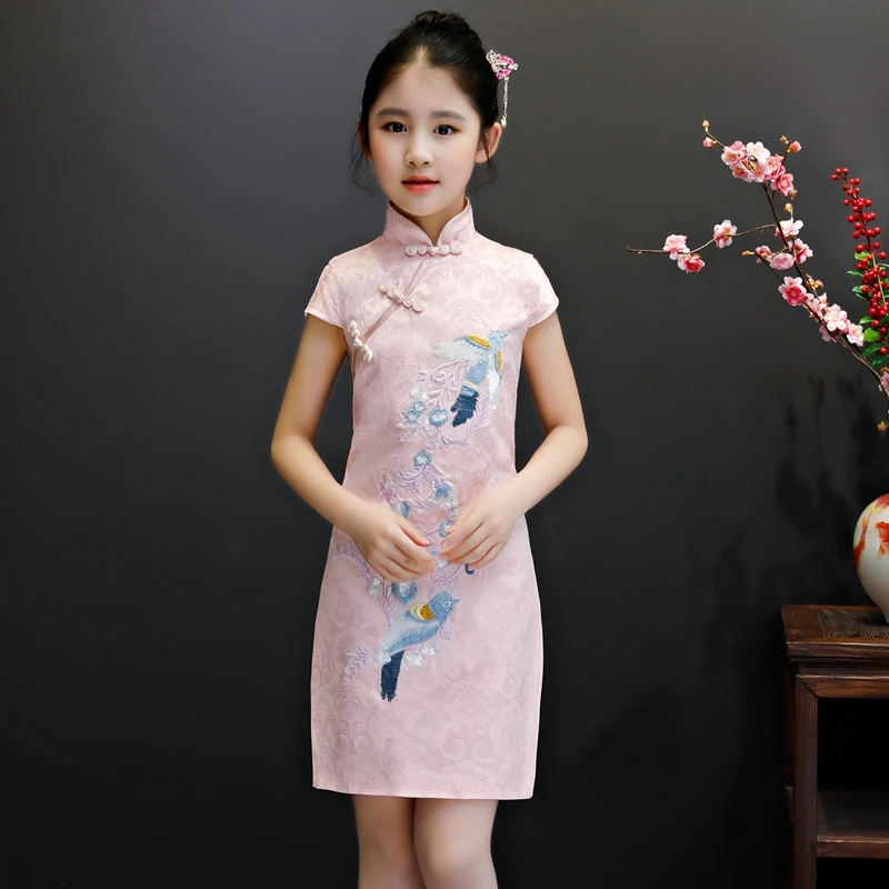 Children cheongsam chipao modern chinese style traditional wedding dress princess flower embroidery hanfu tang suit kids qipao
Children cheongsam chipao modern chinese style traditional wedding dress princess flower embroidery hanfu tang suit kids qipao