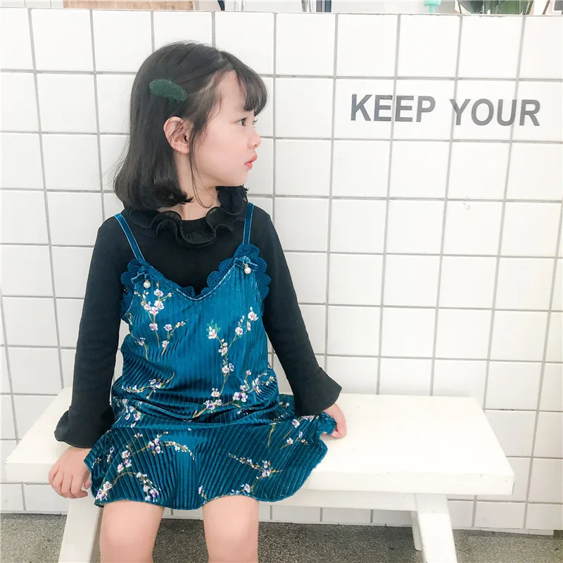 DFXD England Style Children Girls Clothing Set New Autumn Flare Sleeve Wood Ear Collar Knitted Shirt+Ruffles Print Strap Dress
DFXD England Style Children Girls Clothing Set New Autumn Flare Sleeve Wood Ear Collar Knitted Shirt+Ruffles Print Strap Dress