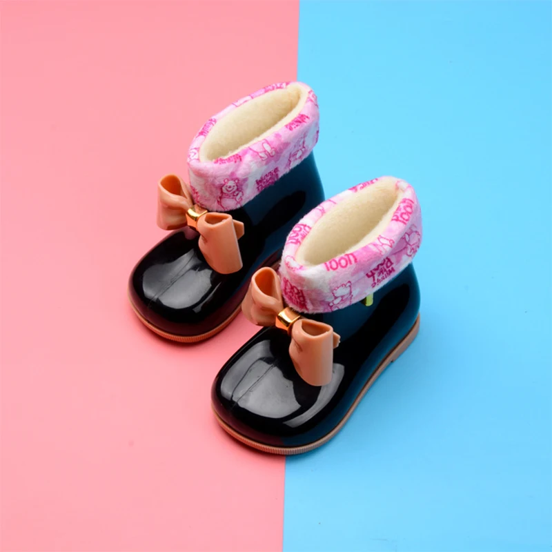 Waterproof Child Rubber Boots Jelly Soft Infant Shoe winter warm Baby Kids fur Rain Boot With Bow Girls Children Rain Shoes warm
Waterproof Child Rubber Boots Jelly Soft Infant Shoe winter warm Baby Kids fur Rain Boot With Bow Girls Children Rain Shoes warm