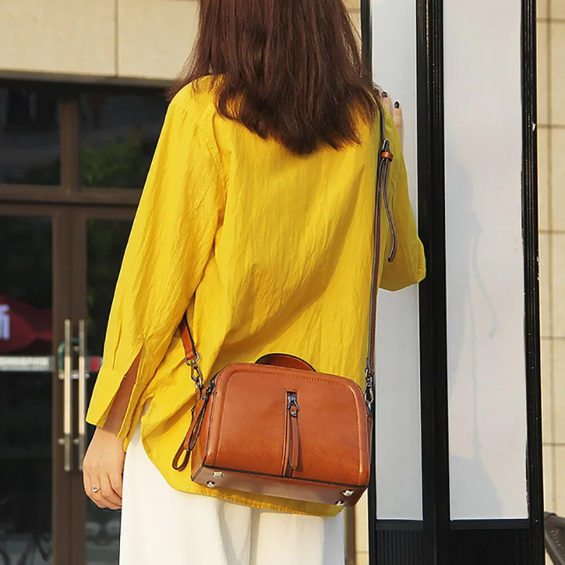 Oil Wax Genuine Handbags Small Square Bag Brand Luxury Women Shoulder Bags Vintage Casual Crossbody Solid Color Messenger Bags
Oil Wax Genuine Handbags Small Square Bag Brand Luxury Women Shoulder Bags Vintage Casual Crossbody Solid Color Messenger Bags