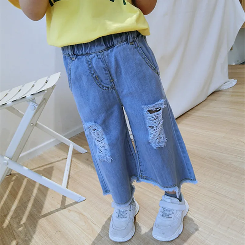 Toddler Girl Jeans Pants For 2-7Yrs Summer Girls Pants New Loose Ripped Denim Trousers Fashion Elastic Waist Calf-length Jeans
Toddler Girl Jeans Pants For 2-7Yrs Summer Girls Pants New Loose Ripped Denim Trousers Fashion Elastic Waist Calf-length Jeans