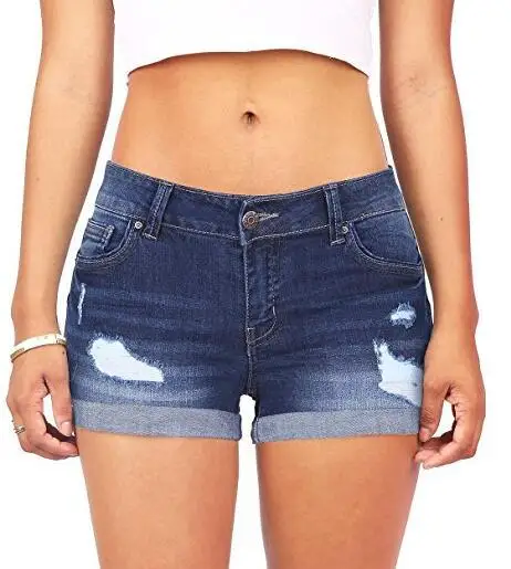 Фото Шорты женские джинсовые Джинсовые шорты с декоративной цепочкой - купить