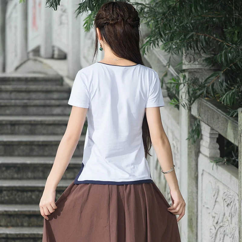 Chinese Style Cotton Short sleeve Tops women 2019 summer vintage Embroidery V-Neck T-shirt Floral Large size 5XL Slim T-shirt
Chinese Style Cotton Short sleeve Tops women 2019 summer vintage Embroidery V-Neck T-shirt Floral Large size 5XL Slim T-shirt