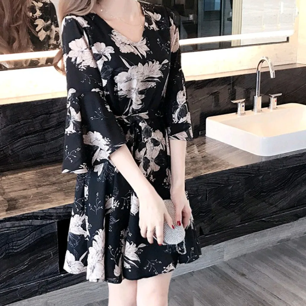 Fashion Summer Dress Women Sweety Dresses Printing Knee Length Half Sleeve V-Neck Loose Elegant Dress jurken zomer 2019 OY41*
Fashion Summer Dress Women Sweety Dresses Printing Knee Length Half Sleeve V-Neck Loose Elegant Dress jurken zomer 2019 OY41*