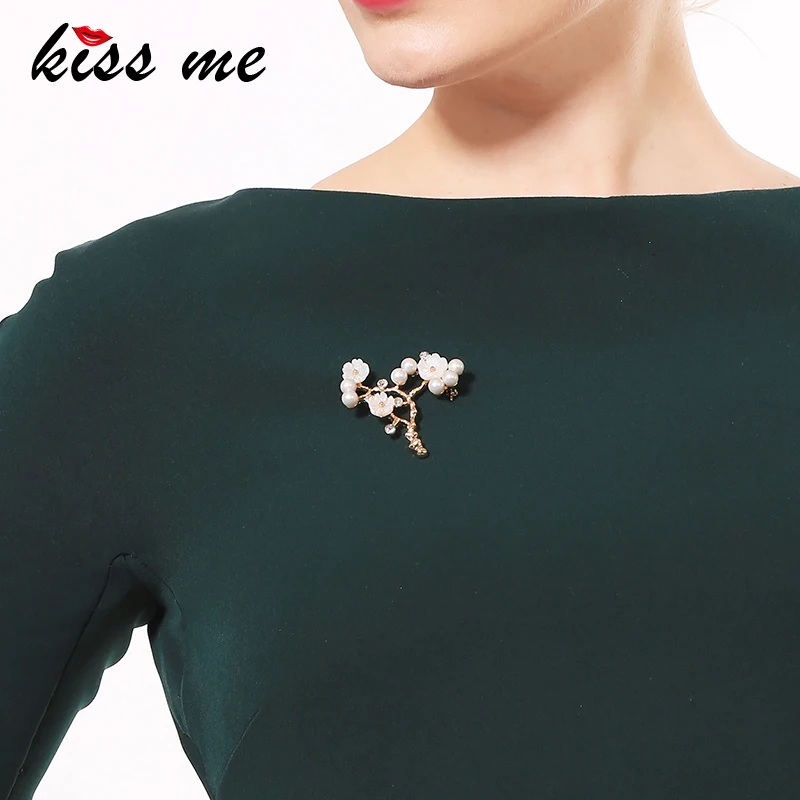 KISS ME белый кристалл из смолы имитация брошки Жемчужный Цветок для женщин
