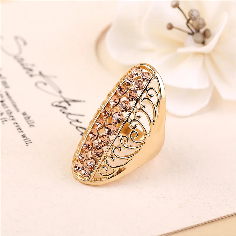 Trendy Exquisite Gold/Silver Rings Hollow Design Man Woman Special Wide Rhinestone Rings 3 Sizes7 8 9 US And Europe Jewelry
Trendy Exquisite Gold/Silver Rings Hollow Design Man Woman Special Wide Rhinestone Rings 3 Sizes7 8 9 US And Europe Jewelry