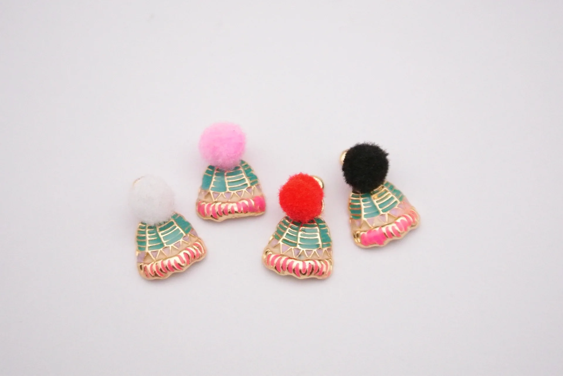 30pcs Fashion fine hat enamel charms 4 color Jewelry earrings bracelet necklace DIY Supplies accessories Children's day gift
30pcs Fashion fine hat enamel charms 4 color Jewelry earrings bracelet necklace DIY Supplies accessories Children's day gift
