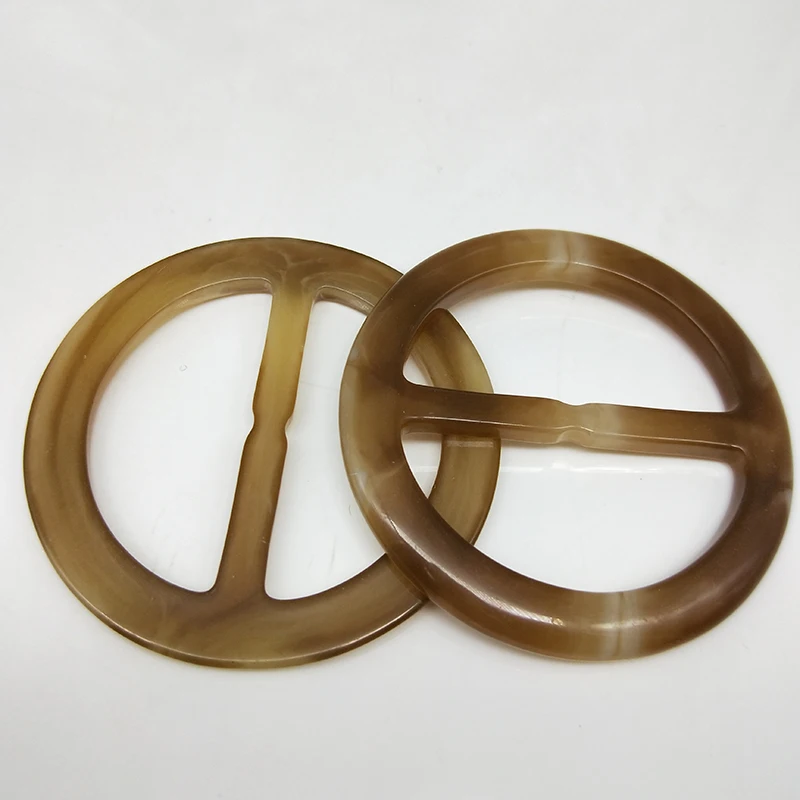 Fashion inner diameter 4.5 cm adjustable buckled ribbon buttoned garment corner storage buckles T-shirt clasp 50 pcs/lot
Fashion inner diameter 4.5 cm adjustable buckled ribbon buttoned garment corner storage buckles T-shirt clasp 50 pcs/lot