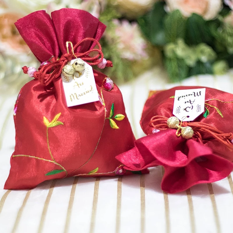 50pcs lot peach pink Red Satin party favor container Birthday Bridal shower Candy holder wedding favors bag
50pcs lot peach pink Red Satin party favor container Birthday Bridal shower Candy holder wedding favors bag