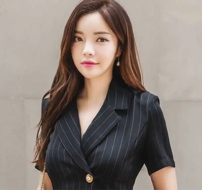 2020 summer stripes Women Suits Fashion Pants Short sleeve Slim Suit tops Office Ladies Formal OL Pants Sets
2020 summer stripes Women Suits Fashion Pants Short sleeve Slim Suit tops Office Ladies Formal OL Pants Sets