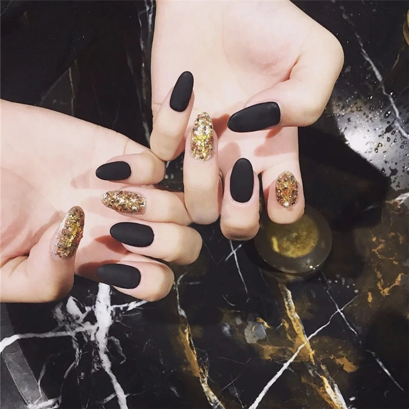 New arrival Matte black with shining glolden hit pure color false nails 24pcs Bride lady full nail tips middle-long fake nails
New arrival Matte black with shining glolden hit pure color false nails 24pcs Bride lady full nail tips middle-long fake nails