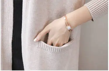 Knit Cardigan Spring 2019 New Women's Long section Autumn Korean version loose large size was thin wild sweater coat female A276
Knit Cardigan Spring 2019 New Women's Long section Autumn Korean version loose large size was thin wild sweater coat female A276