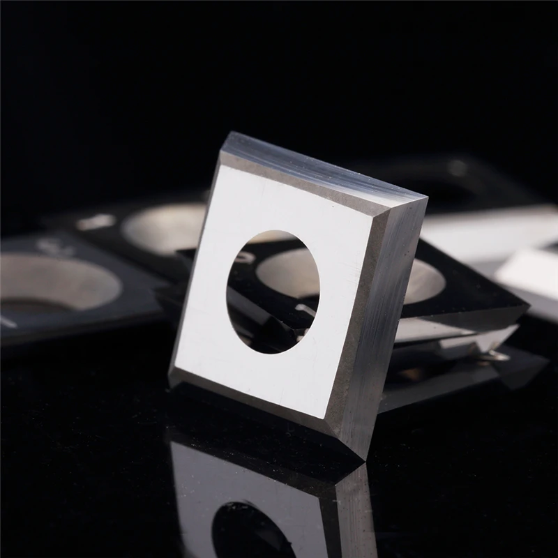 15 мм (. 59 ") Квадратный прямой твердосплавный резец (15mmX15mmX2.5mm) 4-кратный для DIY токарного станка, токарные инструменты, 1 шт.
15 мм (. 59 ") Квадратный прямой твердосплавный резец (15mmX15mmX2.5mm) 4-кратный для DIY токарного станка, токарные инструменты, 1 шт.
