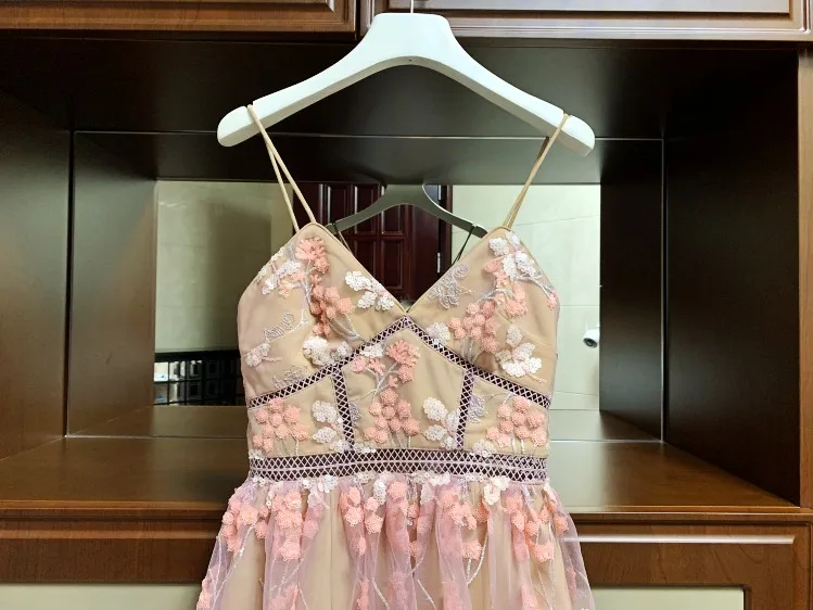 Self Portrait Designer Dress 2019 Summer fashion V-Neck Women Pink Floral Embroidery Mesh Dress Sexy Strapless Mini Party Dress
Self Portrait Designer Dress 2019 Summer fashion V-Neck Women Pink Floral Embroidery Mesh Dress Sexy Strapless Mini Party Dress