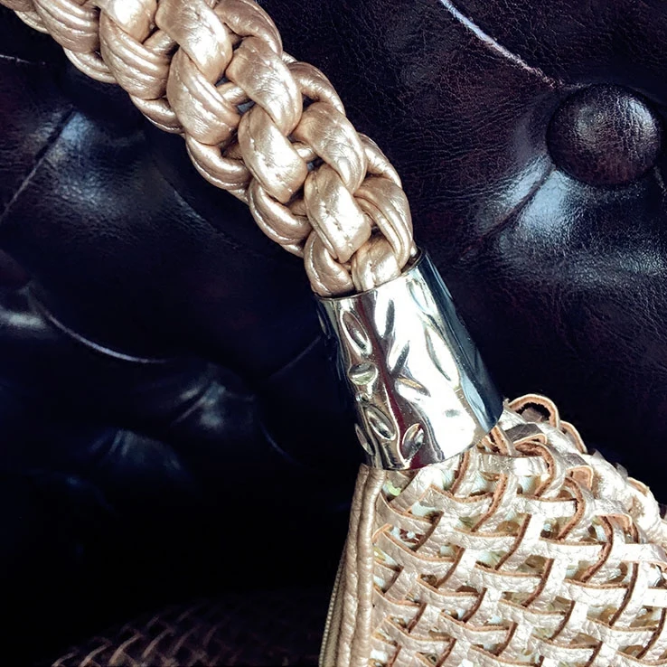 Vintage Women Handbag PU Leather Hollow Out Bucket Bag Female Large Capacity Shoulder messenger Totes Bags Woven Beach Bag
Vintage Women Handbag PU Leather Hollow Out Bucket Bag Female Large Capacity Shoulder messenger Totes Bags Woven Beach Bag