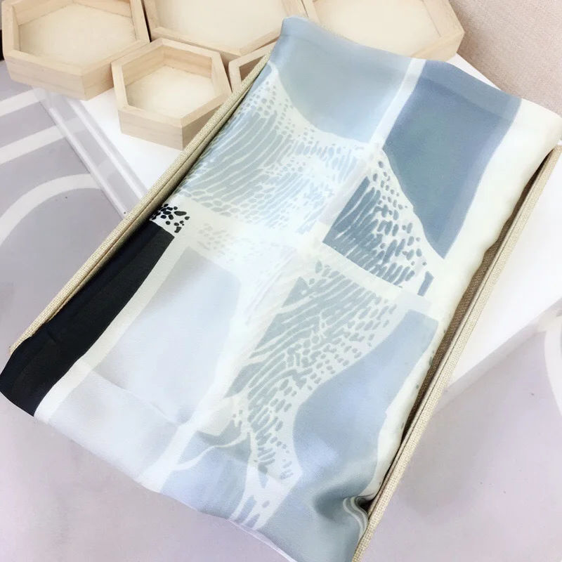 Scarves Women Silk Soft Chic Printing All-match Korean Style Scarf Womens Sunscreen Casual Elegant Female Shawl Outdoor Vacation
Scarves Women Silk Soft Chic Printing All-match Korean Style Scarf Womens Sunscreen Casual Elegant Female Shawl Outdoor Vacation