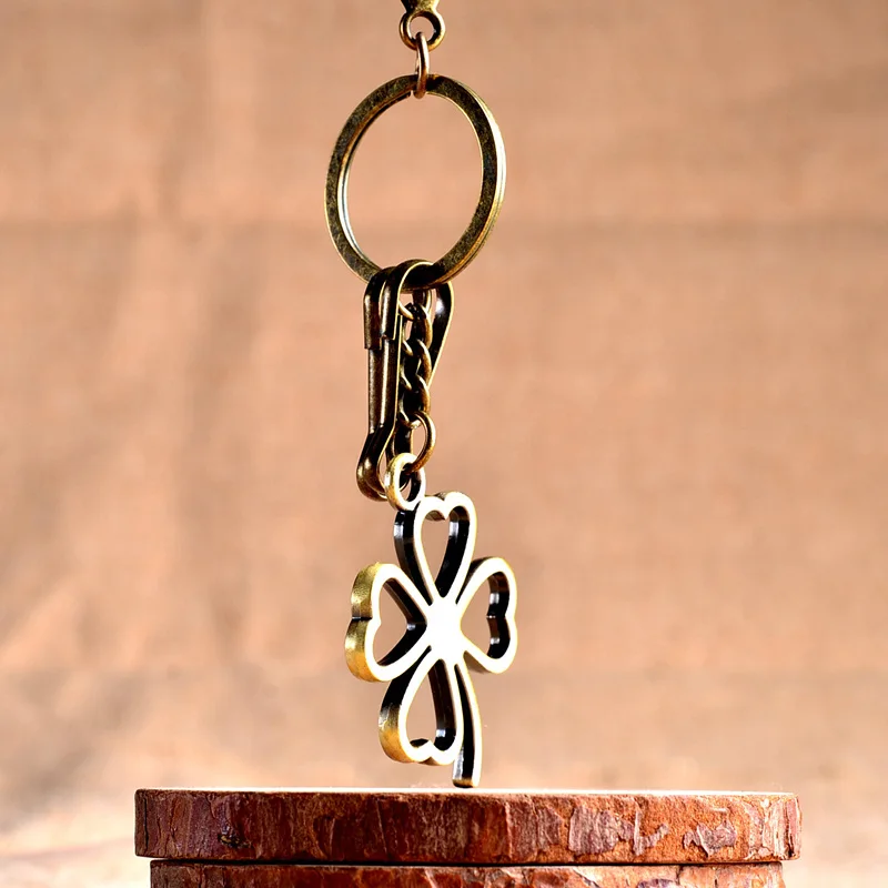 Vintage Diy Material Keychain Clover Keyring Antique Bronze Four Leaves Clover Brelok Lucky Gift For Friends Handbag Car Pandent
Vintage Diy Material Keychain Clover Keyring Antique Bronze Four Leaves Clover Brelok Lucky Gift For Friends Handbag Car Pandent