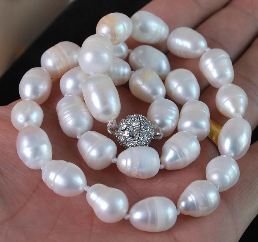 10-12MM Genuine Natural white akoya cultured pearl necklace Magnet Clasp 18">>>Free shipping
10-12MM Genuine Natural white akoya cultured pearl necklace Magnet Clasp 18">>>Free shipping