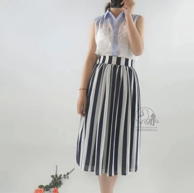 Summer Women Elegant Retro Vintage Mid-calf Vertical Black and White Stripe Skirt Ladies Plus Size Long Chifon Pleated Skirt
Summer Women Elegant Retro Vintage Mid-calf Vertical Black and White Stripe Skirt Ladies Plus Size Long Chifon Pleated Skirt