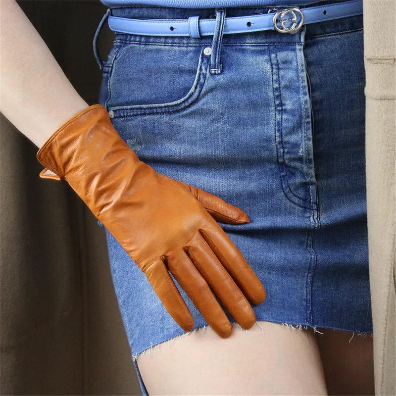 Pure Sheepskin Genuine Leather Woman Gloves Light Brown European Version Slender Fingers Female Basic Style Warm Mittens TB83
Pure Sheepskin Genuine Leather Woman Gloves Light Brown European Version Slender Fingers Female Basic Style Warm Mittens TB83