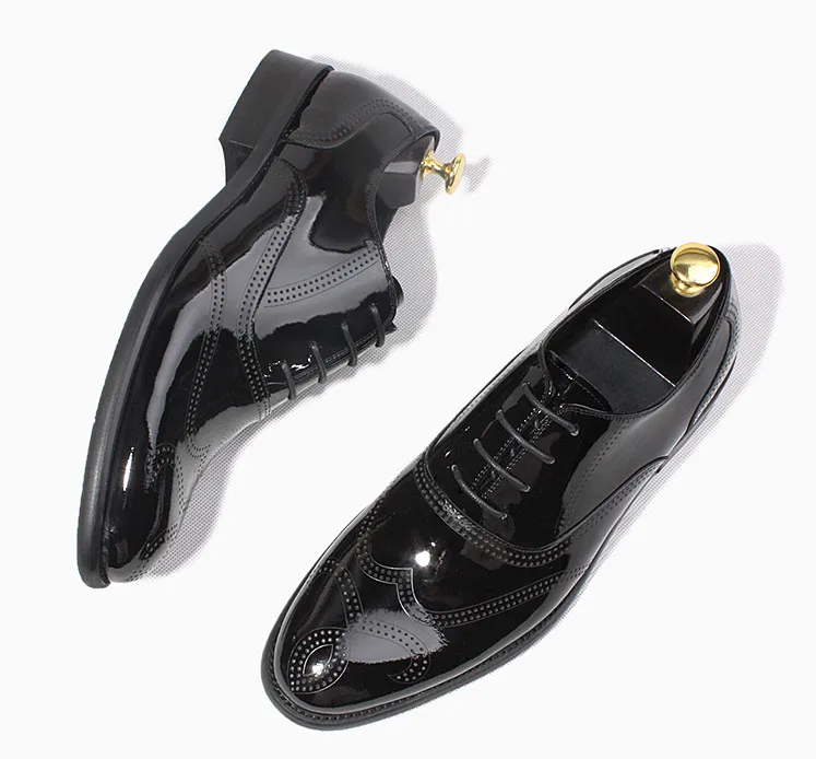 Black Men Round Toes Genuine Leather Carved New Style England Style Business Dress Shoes Men Breathable Lace Up Brogue Shoes
Black Men Round Toes Genuine Leather Carved New Style England Style Business Dress Shoes Men Breathable Lace Up Brogue Shoes