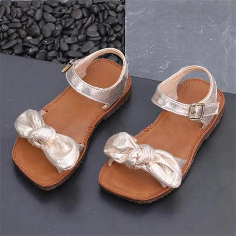 Summer new shoes girls PU leather princess sandals open-toed baby soft bottom children's sandals children's shoes
Summer new shoes girls PU leather princess sandals open-toed baby soft bottom children's sandals children's shoes