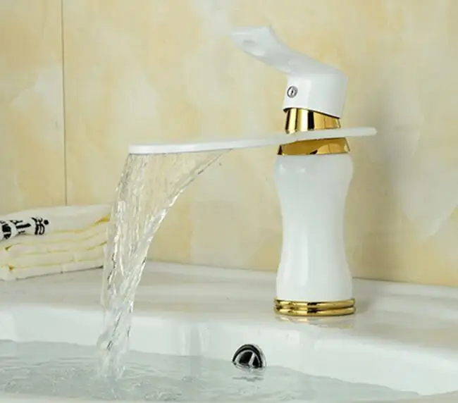 Смеситель Vidric «Водопад» для ванной комнаты, кран для раковины с горячей и холодной водой, одна ручка, одно отверстие, принадлежности для дома
Смеситель Vidric «Водопад» для ванной комнаты, кран для раковины с горячей и холодной водой, одна ручка, одно отверстие, принадлежности для дома