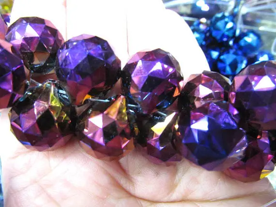 Crystal like crystal beads drop cube Faceted grey gold red blue purple assortment loose bead beads high quality 20mm 30mm
Crystal like crystal beads drop cube Faceted grey gold red blue purple assortment loose bead beads high quality 20mm 30mm