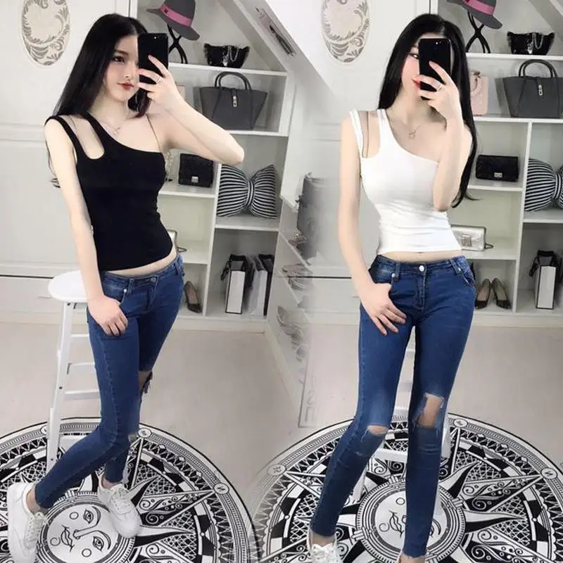 Solid color one shoulder sleeveless vest short slim slimming bottoming shirt 2019 new summer Korean female sports back vest
Solid color one shoulder sleeveless vest short slim slimming bottoming shirt 2019 new summer Korean female sports back vest