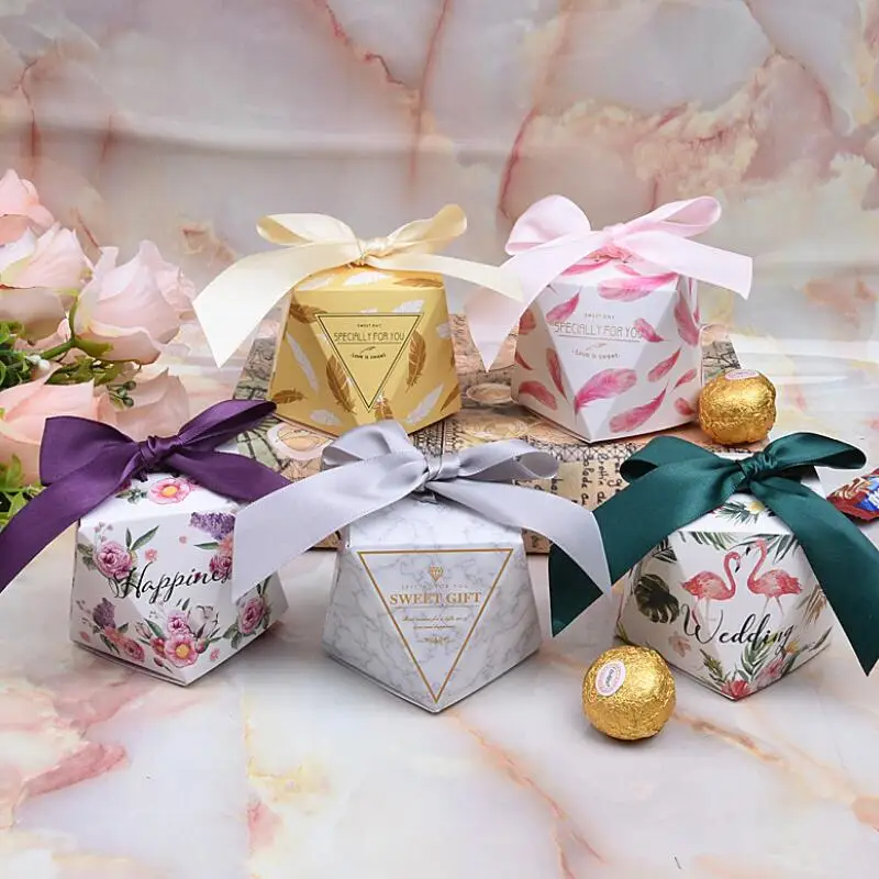 20 Pcs/lot New Diamond Shaped Paper Box Wedding Favor Sweet Candy Box Baby Shower Birthday Party Gift Box Event Supplies
20 Pcs/lot New Diamond Shaped Paper Box Wedding Favor Sweet Candy Box Baby Shower Birthday Party Gift Box Event Supplies