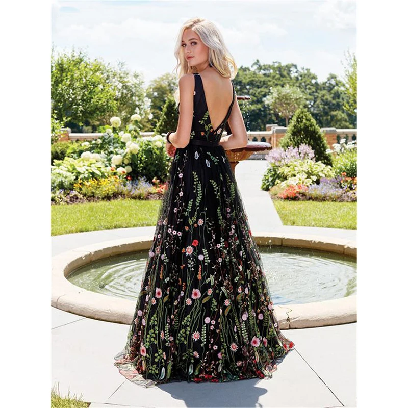2019 Spring New Elegant Fashionable High Quality Backless Embroidered V-collar Printing Pendant Dress Floor-Length Long Dress
2019 Spring New Elegant Fashionable High Quality Backless Embroidered V-collar Printing Pendant Dress Floor-Length Long Dress