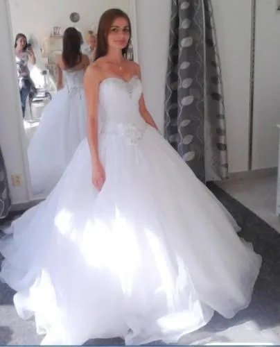 2020 Vintage Crystal Ball Gown Sweetheart Wedding Dresses Beading organza Tulle Bridal Gowns wedding gown Vestido De Novia
2020 Vintage Crystal Ball Gown Sweetheart Wedding Dresses Beading organza Tulle Bridal Gowns wedding gown Vestido De Novia