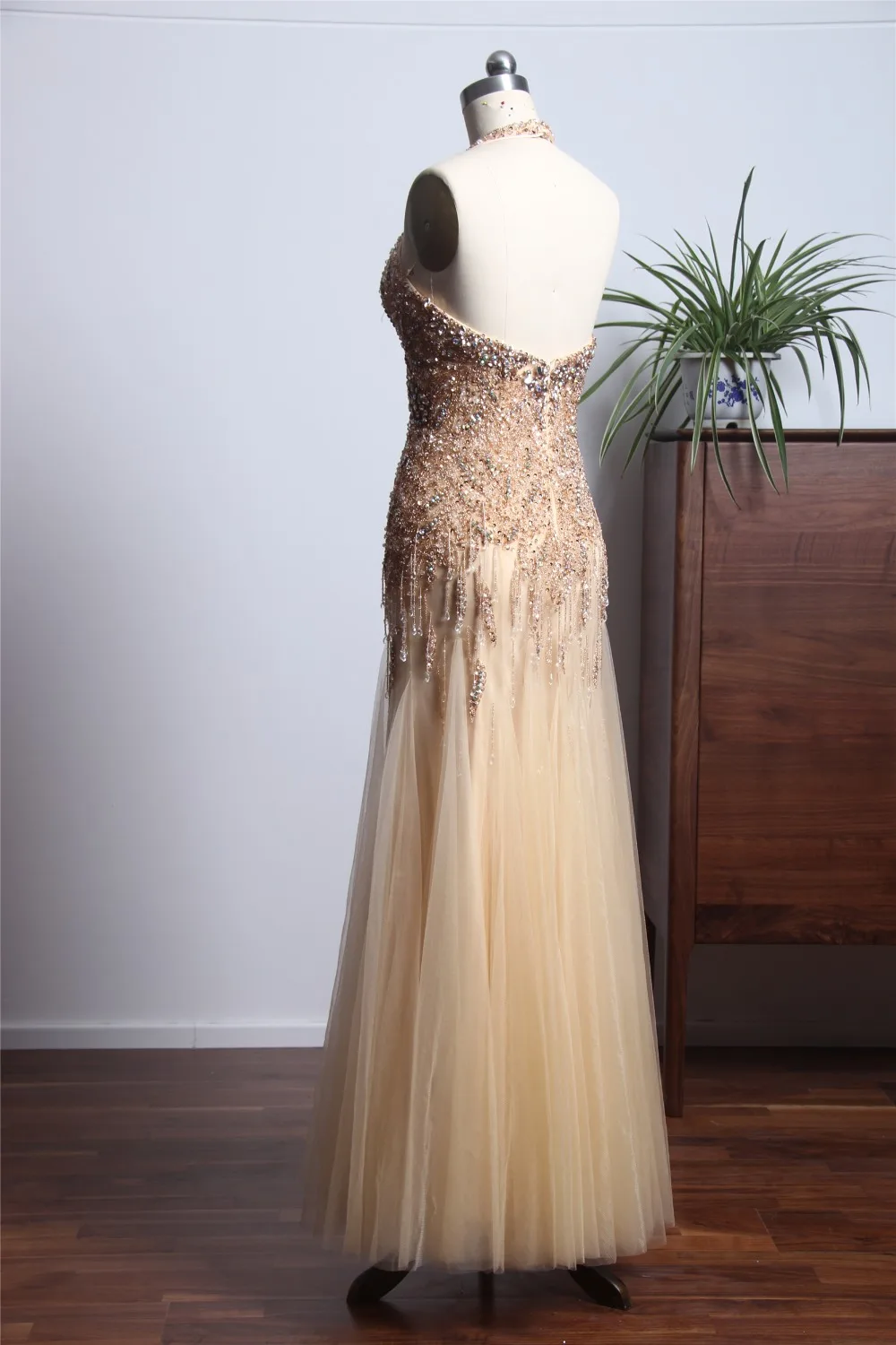 Vestidos de festa New Mermaid Prom Dresses 2018 Halter Neck Sleeveless Floor Length Sequin Beaded Tulle Long Evening Dresses
Vestidos de festa New Mermaid Prom Dresses 2018 Halter Neck Sleeveless Floor Length Sequin Beaded Tulle Long Evening Dresses