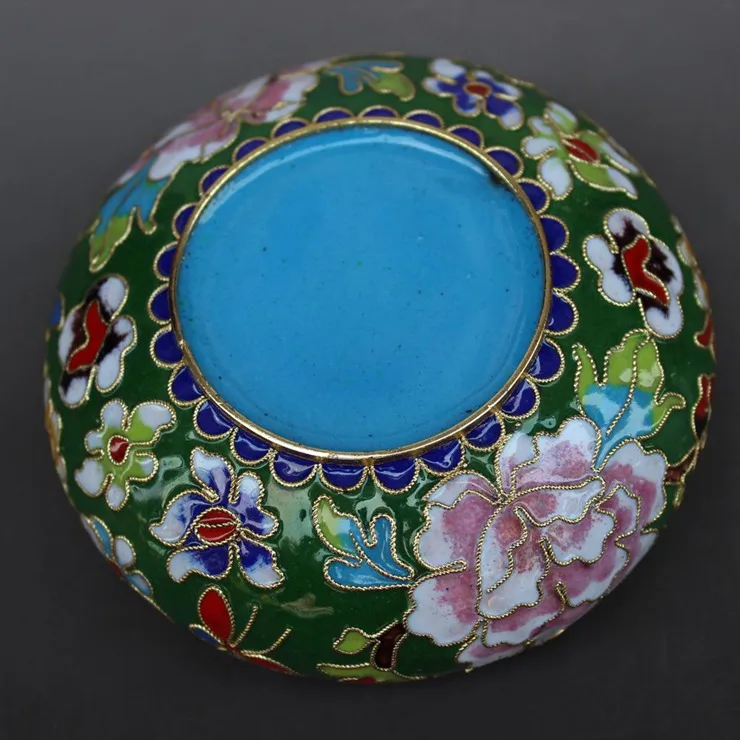 The characteristics of Beijing China wind technology gift genuine fetal copper filigree Enamel Cloisonne ashtray green
The characteristics of Beijing China wind technology gift genuine fetal copper filigree Enamel Cloisonne ashtray green